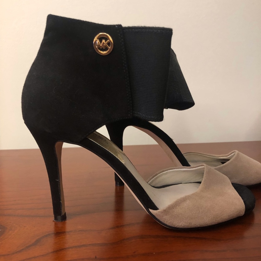 Heels - Picture 2 of 3